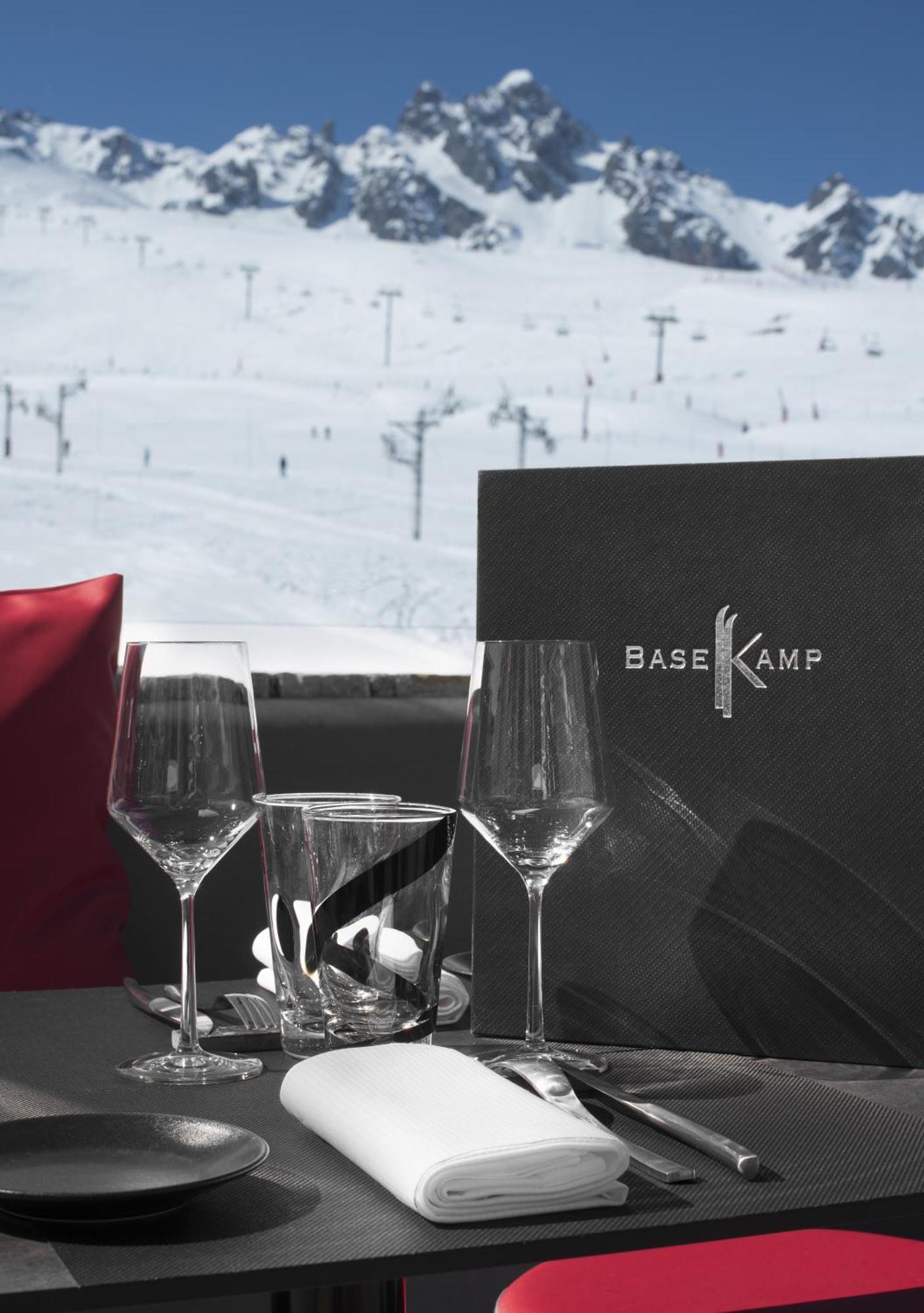 Hotel Le K2 Altitude Courchevel Exterior photo